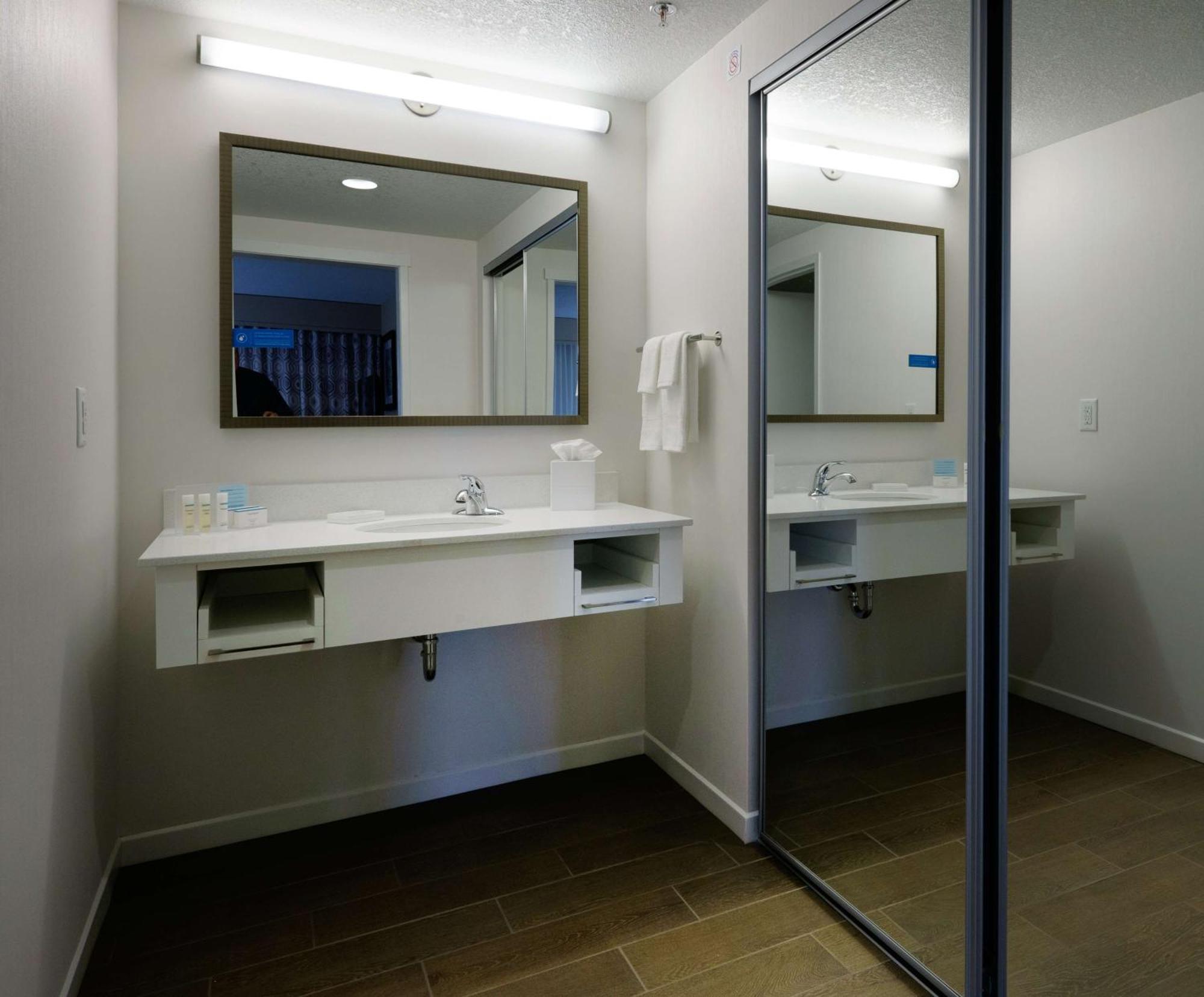 Hampton Inn Green Bay Downtown Extérieur photo