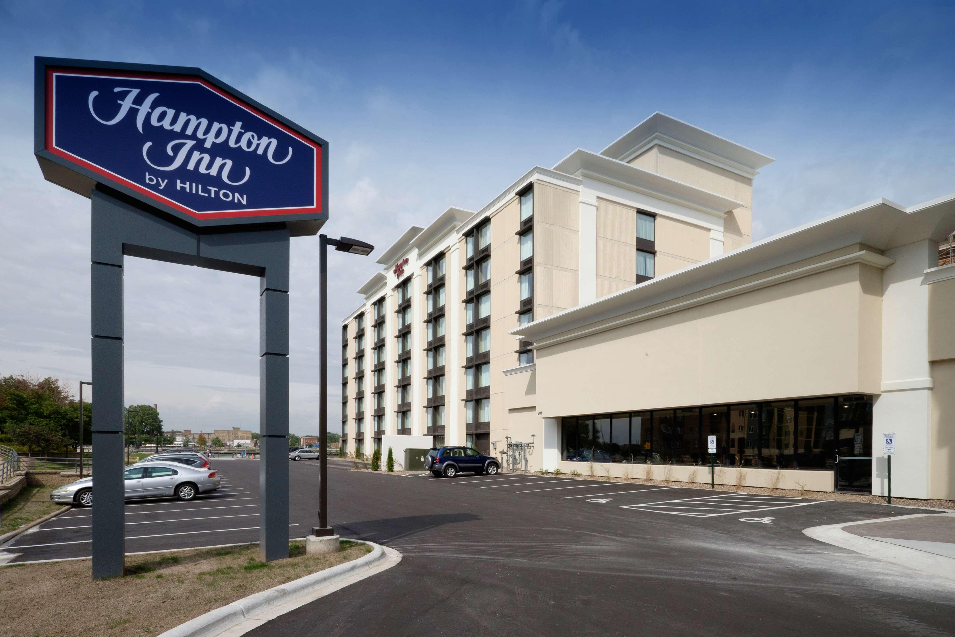 Hampton Inn Green Bay Downtown Extérieur photo