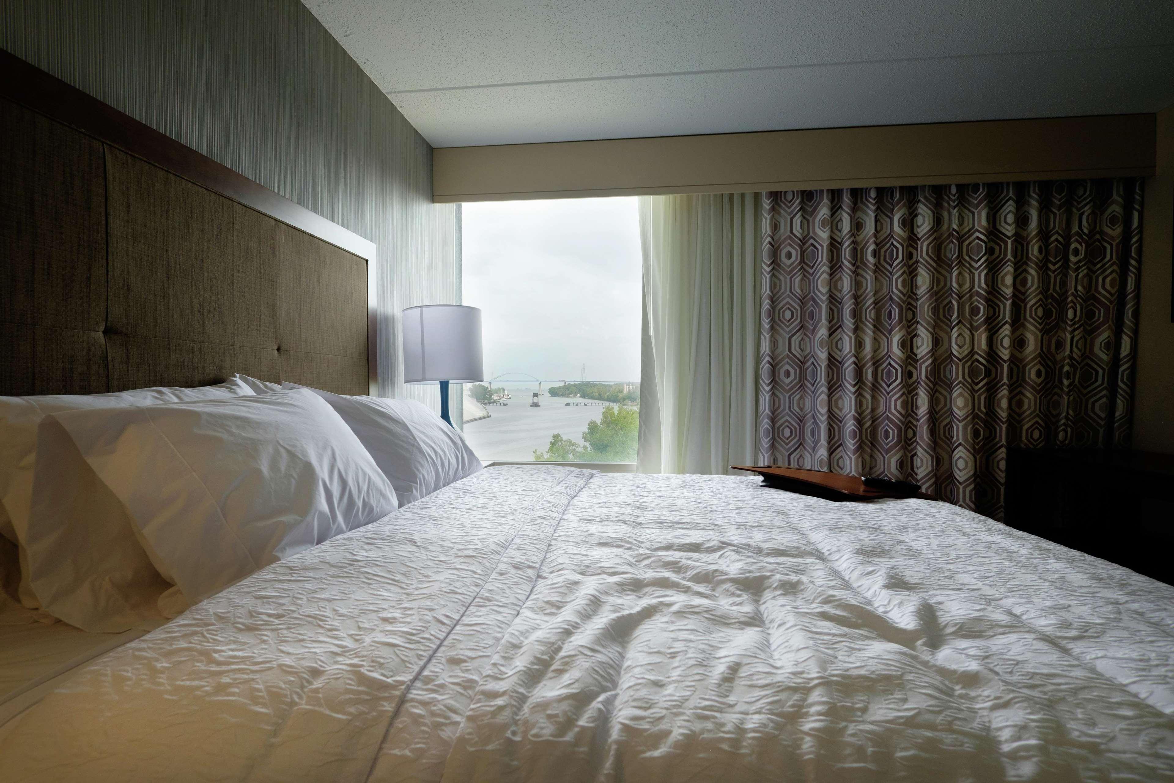 Hampton Inn Green Bay Downtown Extérieur photo