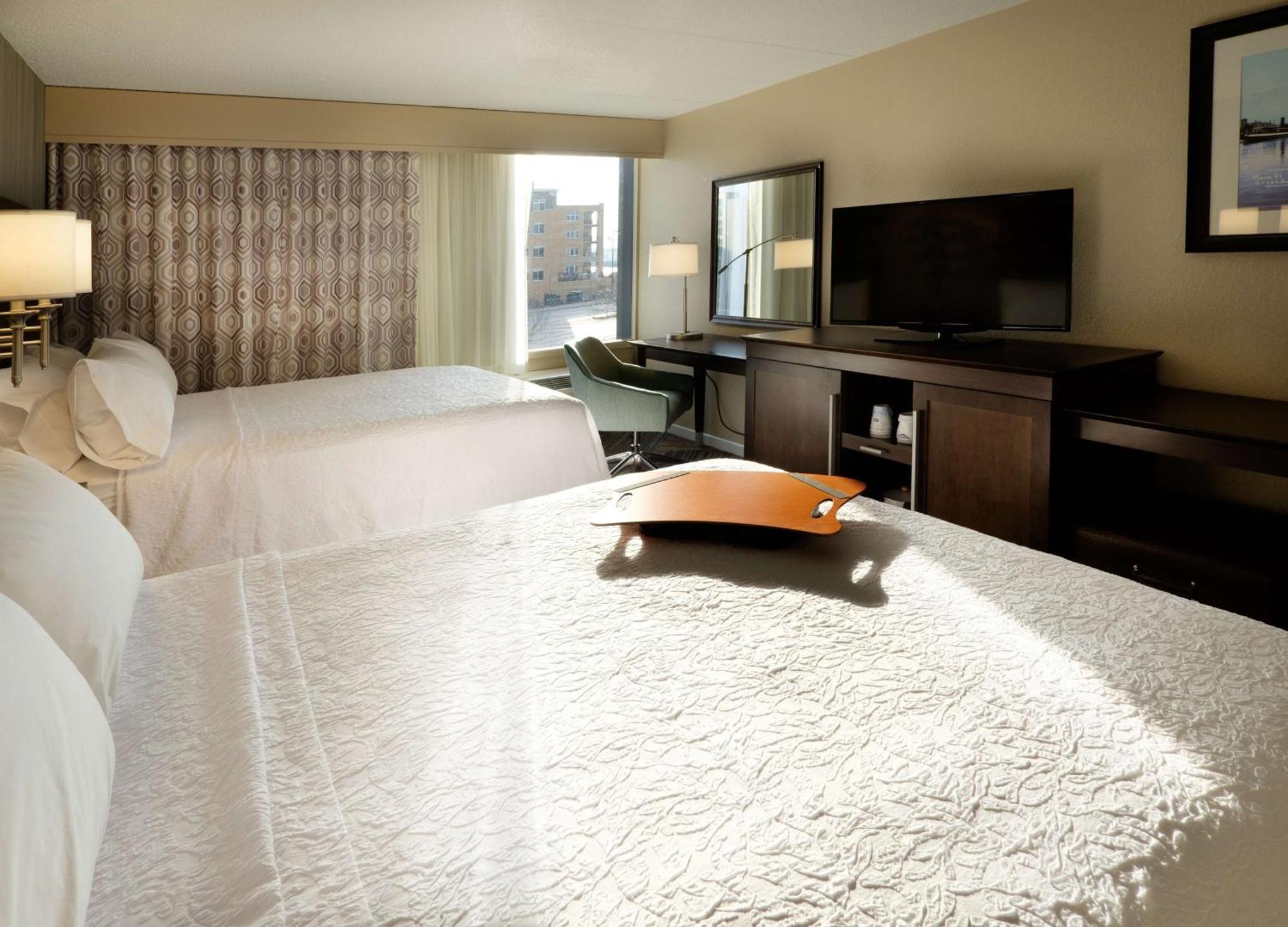 Hampton Inn Green Bay Downtown Extérieur photo